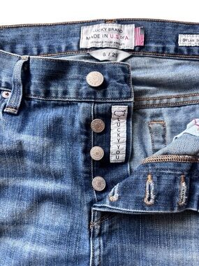 Lucky Brand Dylan Boyfriend Jeans Size 8/29 Made in USA Distressed Denim